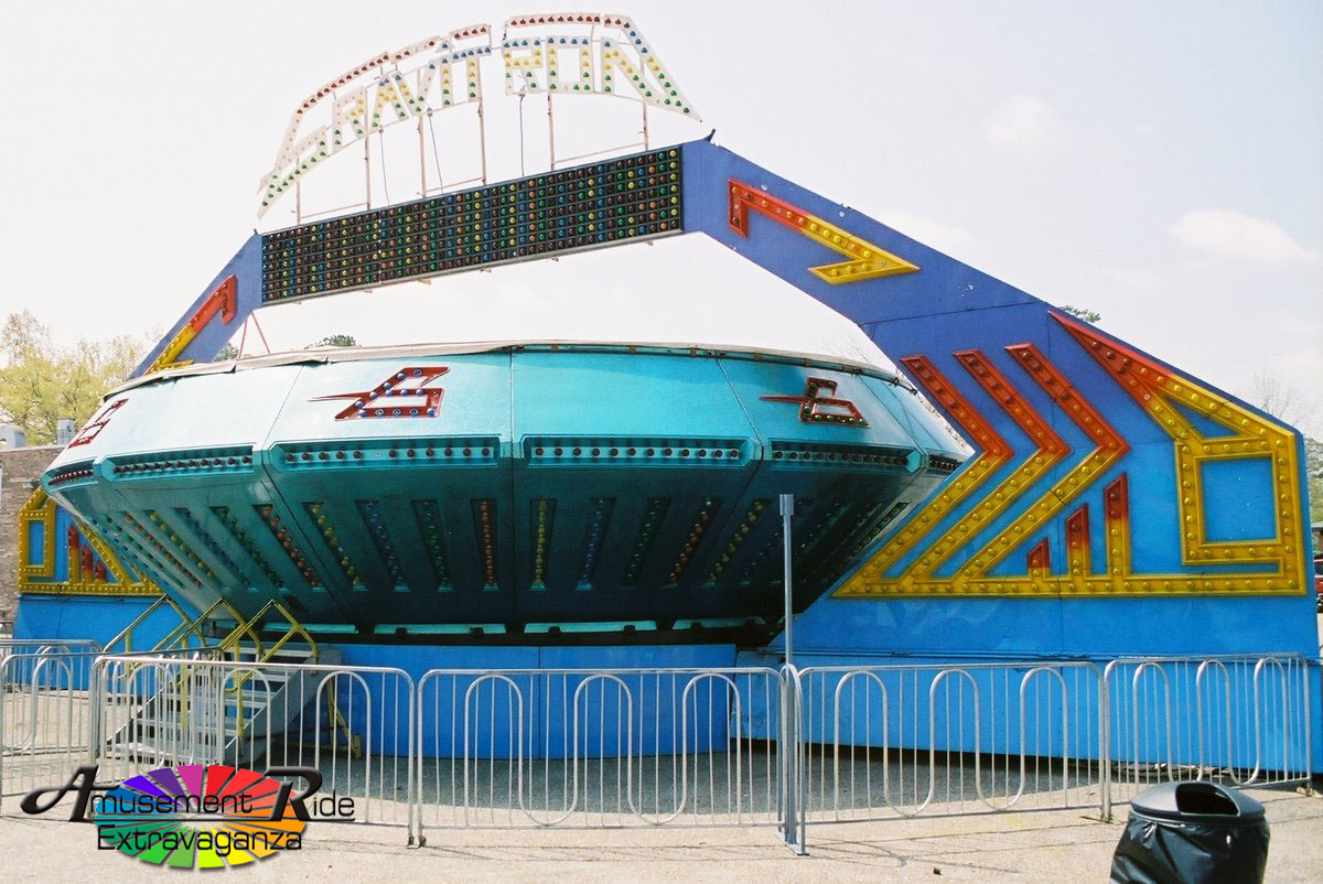 gravitron-2.jpg